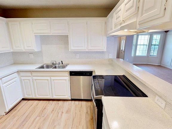 5th image of 11832 Garden Terrace Dr