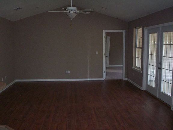 4th image of 333 N Charles Willis Dr