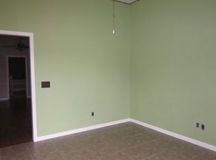 906 Jackson Dr, Paris, TN 38242
