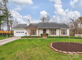 108 Sandpiper Ct, Fletcher, NC 28732