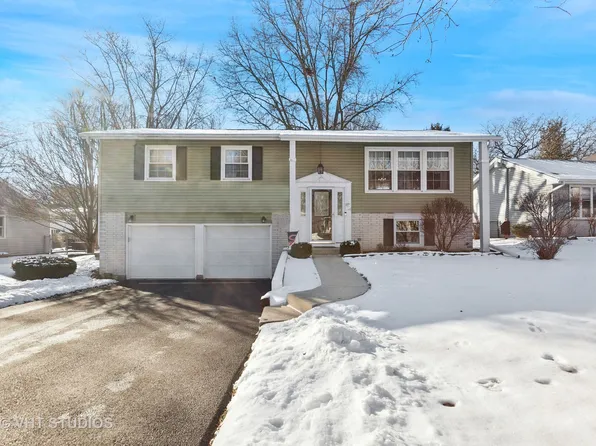 68 Drendel Ln, Naperville, IL 60565