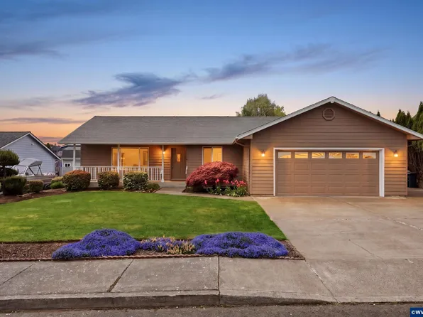 277 NE Holiday Ave, Dallas, OR 97338