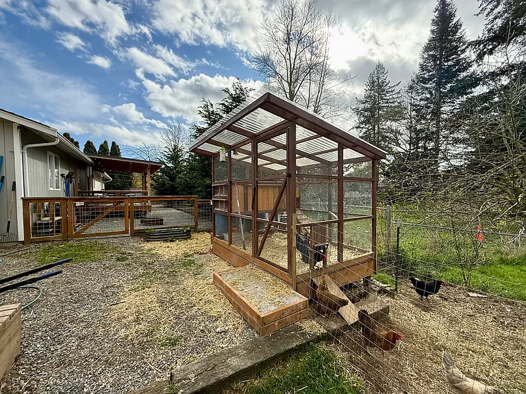 2185 Robyn Dr — Photo 24