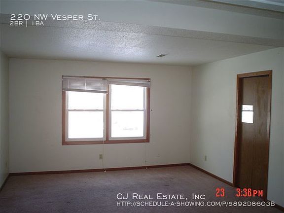 3rd image of 220 NW Vesper St