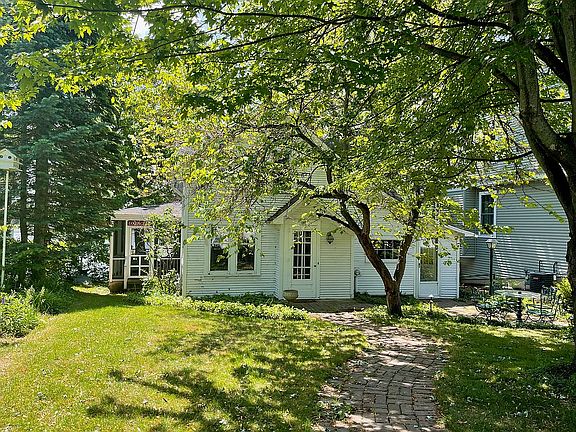 4th image of 159 Honey Ln