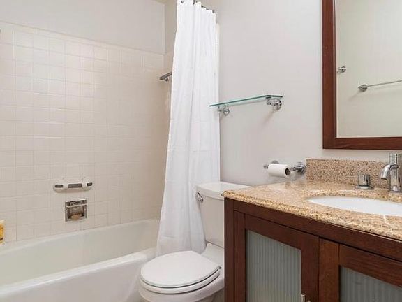5th image of 1302 Woodland Dr