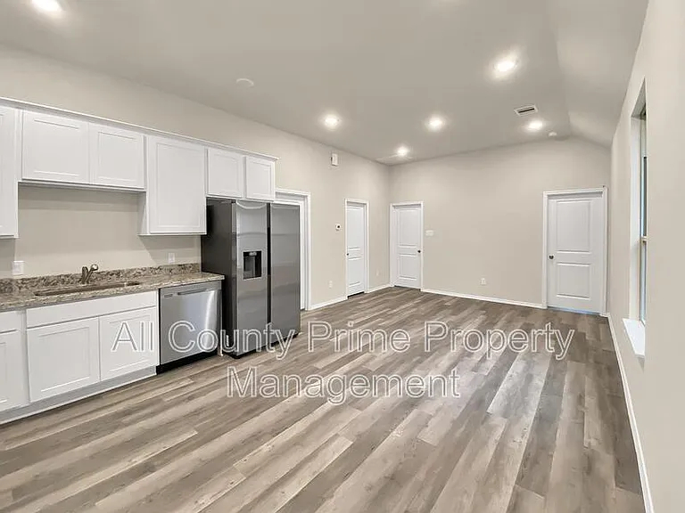 11593 Persimmon St — Photo 4