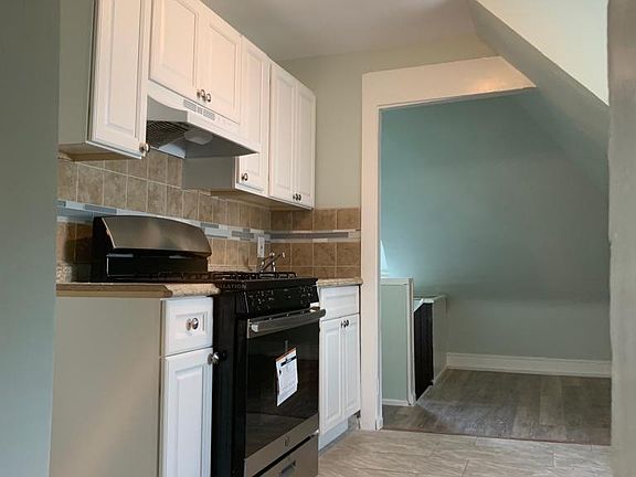 2nd image of 15 New St APT 3