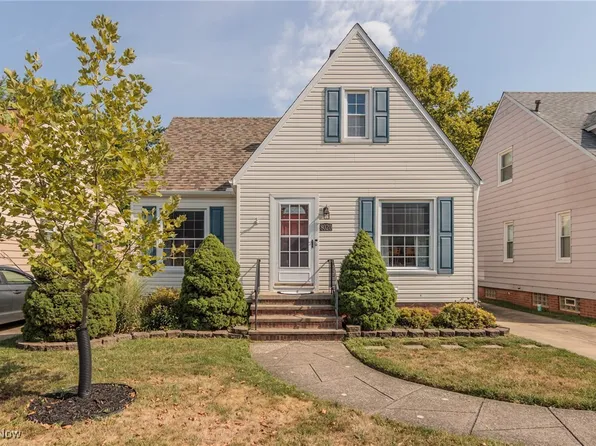 8020 Ackley Rd, Parma, OH 44129