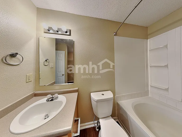 1917 Blue Pine Ln — Photo 12