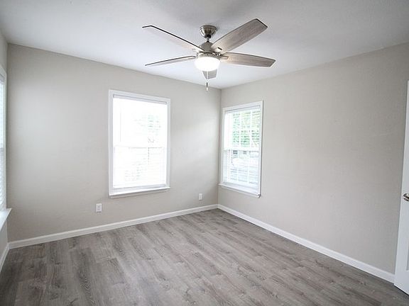 4th image of 2546 Searcy Dr