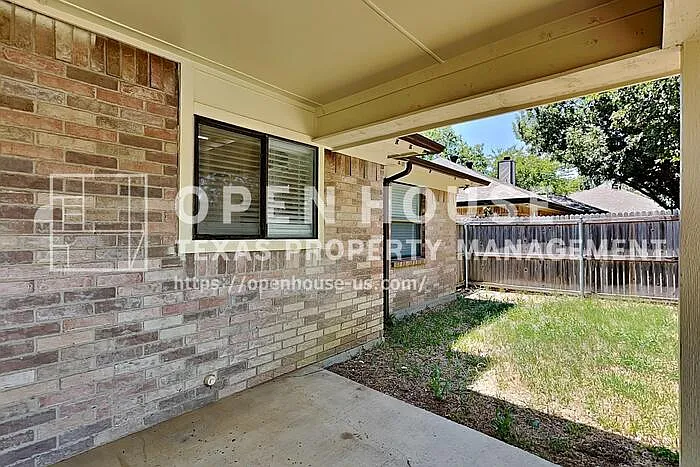6117 Courtside Dr — Photo 18