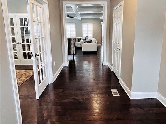 2nd image of 102 Wolf Dr