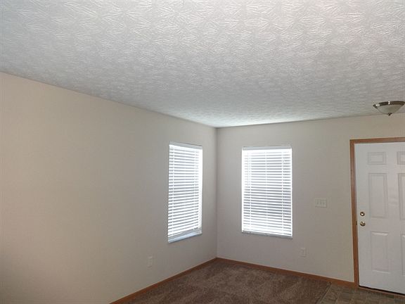 2nd image of 3055 Creekhaven Dr