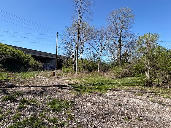2nd image of 4037 N Shadeland Ave