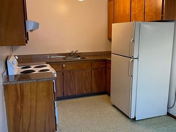 5th image of 929 Lexington Ave