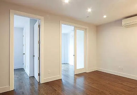 4th image of 379 Sumpter St #3L