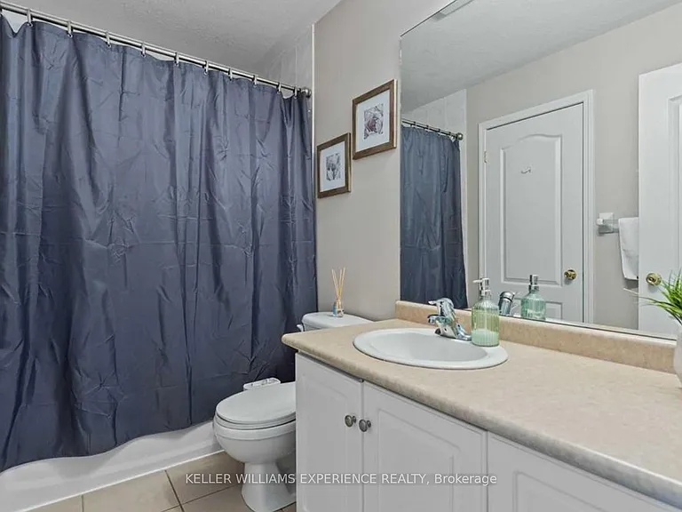 488 Yonge St #16 — Photo 8