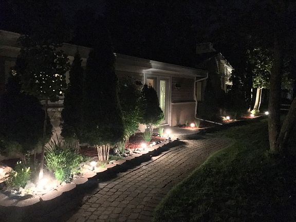 4th image of 3845 Iris Dr
