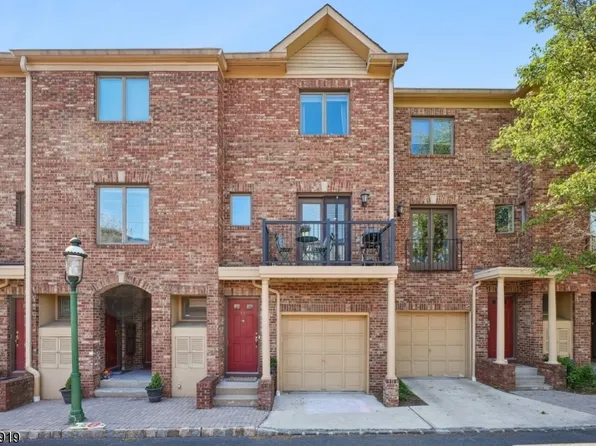 68 Mews Ln, South Orange Village Twp., NJ 07079