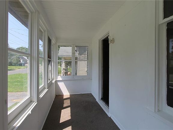 3rd image of 218 Lynch Ave