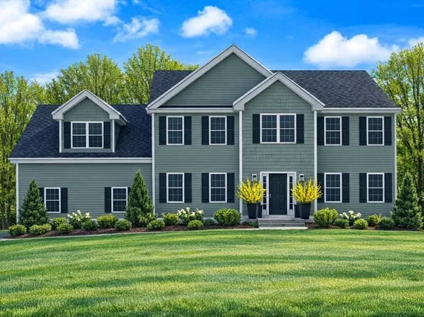 36 Gilchrest St, Lunenburg, MA 01462