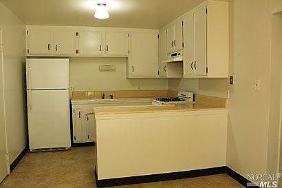 2nd image of 2550 Elm St