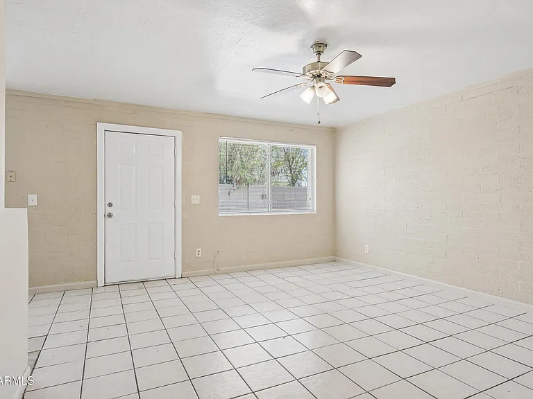 2133 W Adams St #2 — Photo 12