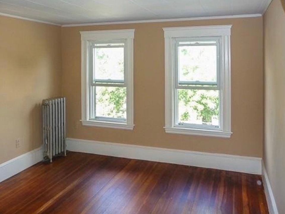 1st image of 16 Radcliffe St #2