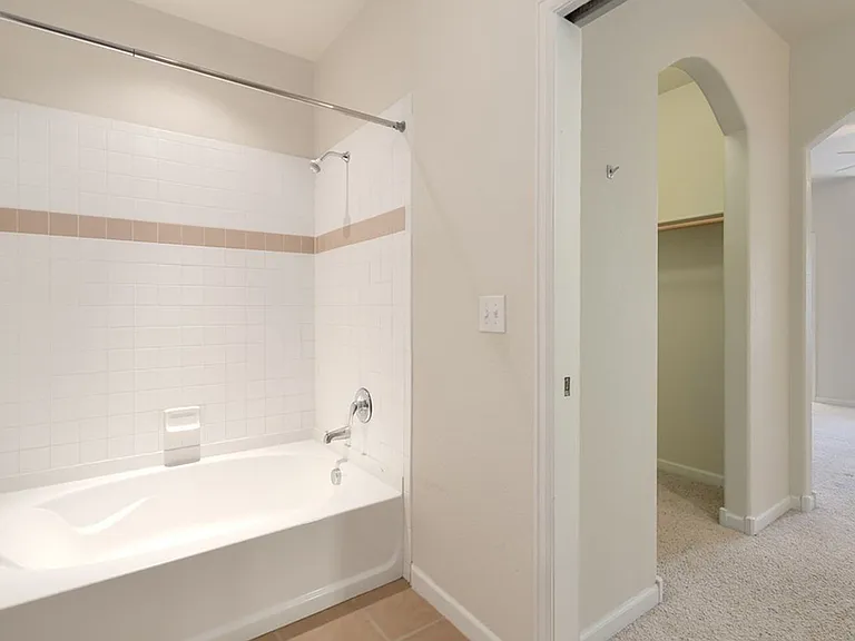 2109 Owens Ave #203 — Photo 13