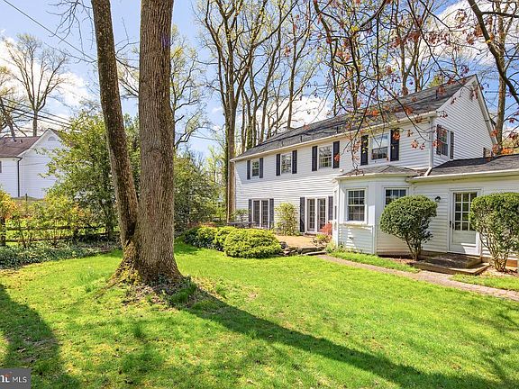 2nd image of 17 Vining Ln
