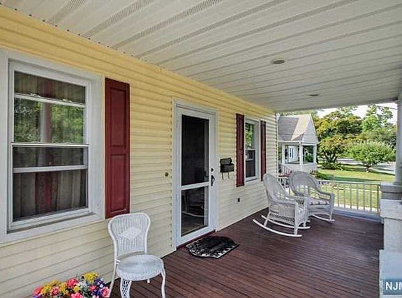 3rd image of 102 7th Ave