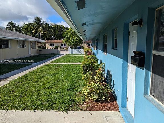 2nd image of 537 SW 2nd Pl 3-1