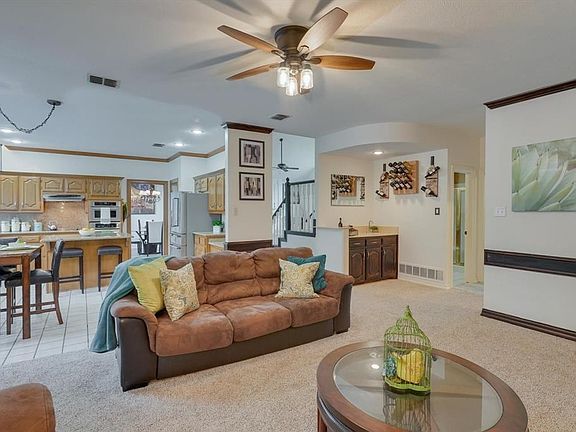 3rd image of 2333 Fairway Cir