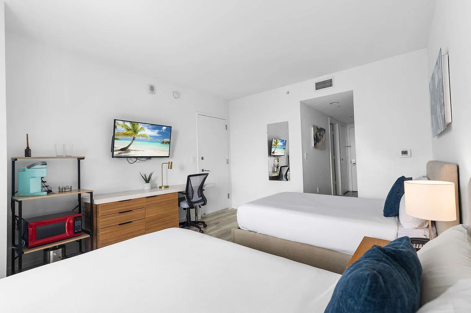 Studio, 1.0 bath, 290 sqft, $1,564 — Photo 4