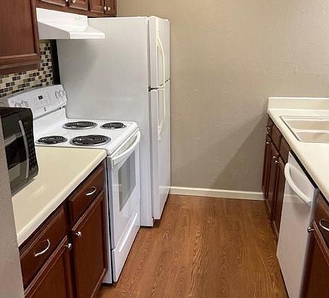 2nd image of 1901 Holleman Dr W APT 207