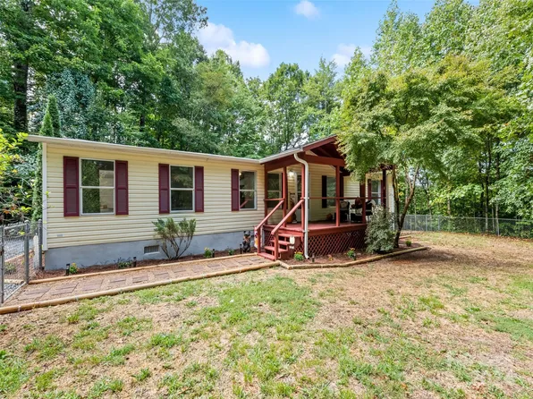 222 Puffy Ln, Sylva, NC 28779