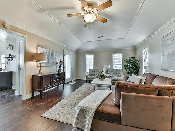 5th image of 10570 Country Meadow Dr