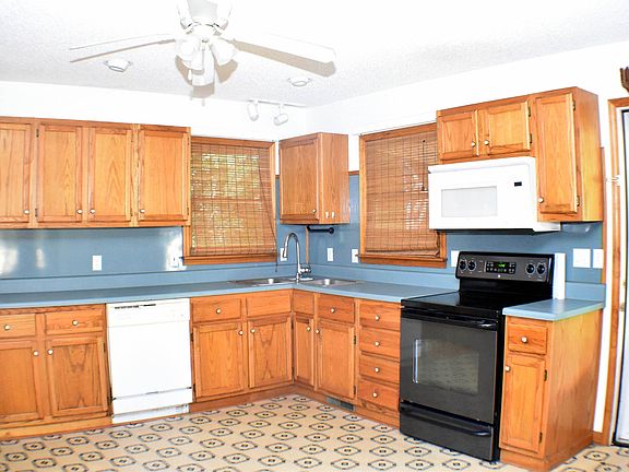 4th image of 180 Mull St