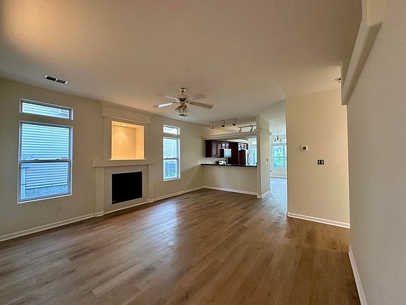3rd image of 729 Whispering Brook Trce