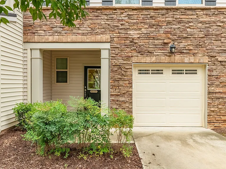 72 Argonaut Dr — Photo 3