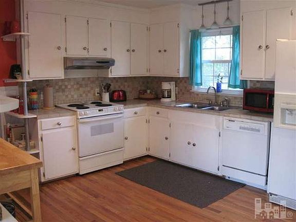 3rd image of 309 Monterey Dr