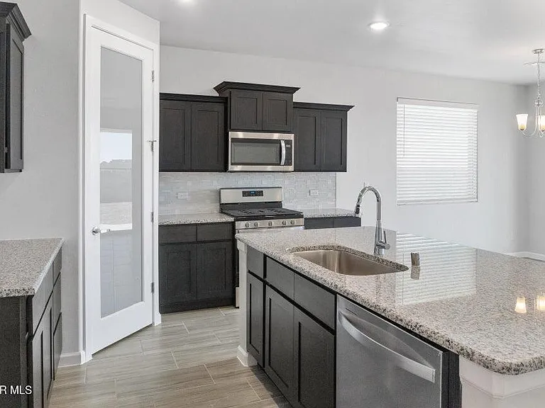 512 Twilight Dr — Photo 4