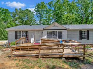 1018 Santee Dr, Walhalla, SC 29691
