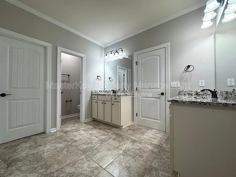1904 Blue Jay Point — Photo 21
