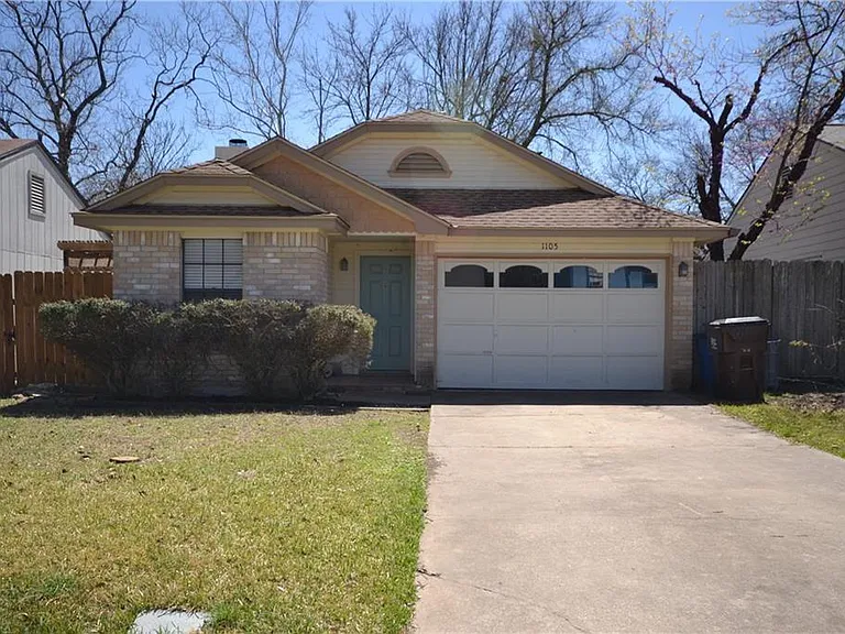 1105 Green Valley Cv — Photo 1