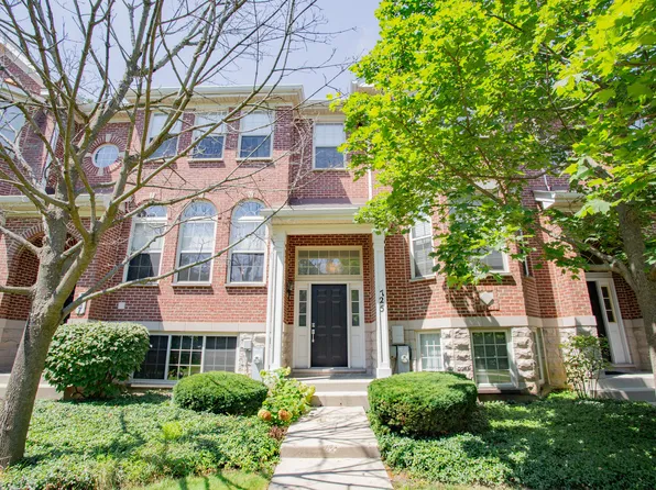 725 Prestwick Ln, Wheeling, IL 60090