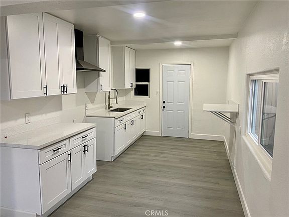 4th image of 10025 Mission Blvd