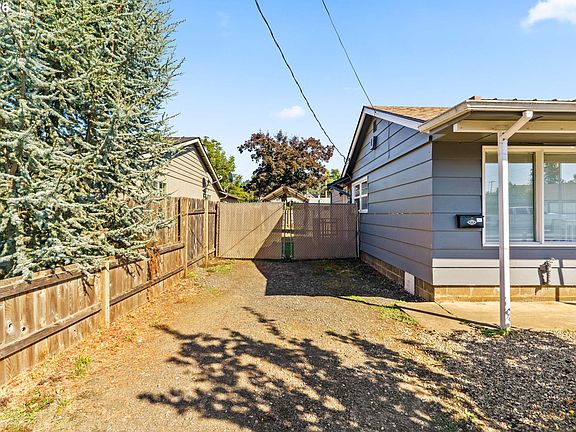 5th image of 830 S 7th St