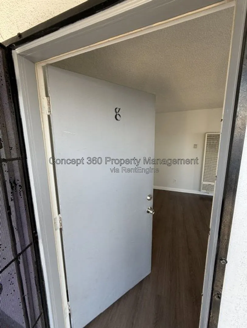 2 bed, 1.0 bath, 850 sqft, $2,095 — Photo 2
